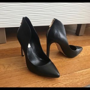 Black sleek pumps